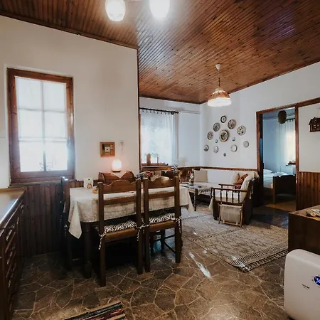 Holiday home Traditional House In *