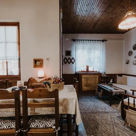 Holiday home Traditional House In